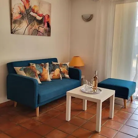 Apartment Cosy Rez-de-jardin De Brignoles